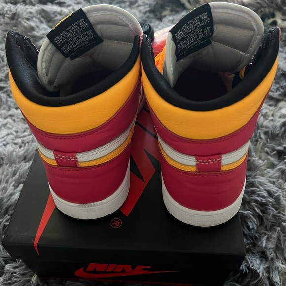 Jordan Retro 1s - Picture 6 of 9